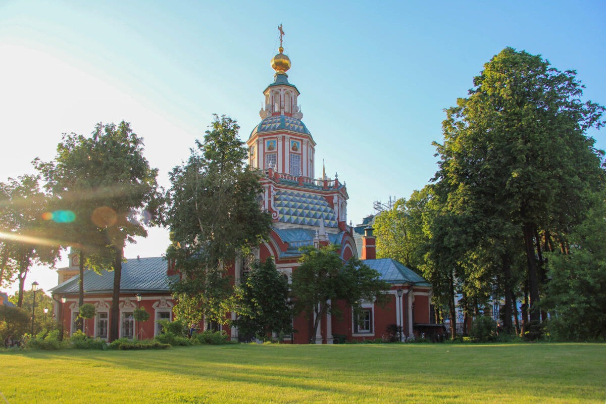 Якиманка храм москва. Церковь Иоанна воина на Якиманке. Церковь Иоанна воина на Якиманке (1706-13 гг.).. Церковь Иоанна воина на Якиманке 18 век. Храм мч Иоанна воина на Якиманке.