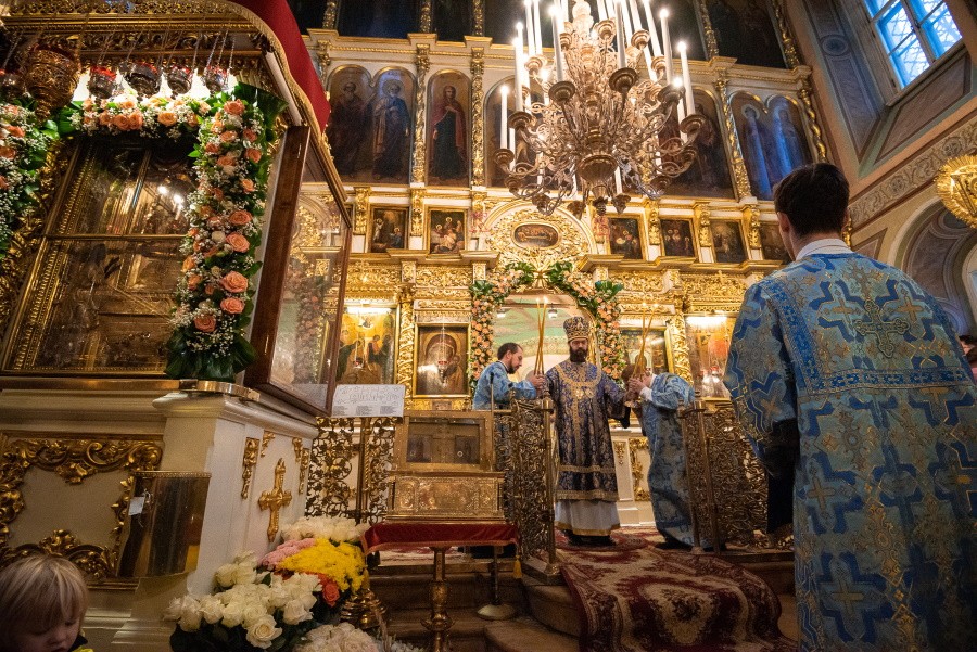 Расписание богослужений в обыденском переулке. Нечаянная радость в храме пророка Ильи. Икона Нечаянная радость в храме Илии пророка в обыденном переулке. Нечаянная радость храм Ильи пророка в Москве. Икона Нечаянная радость в храме Илии пророка.