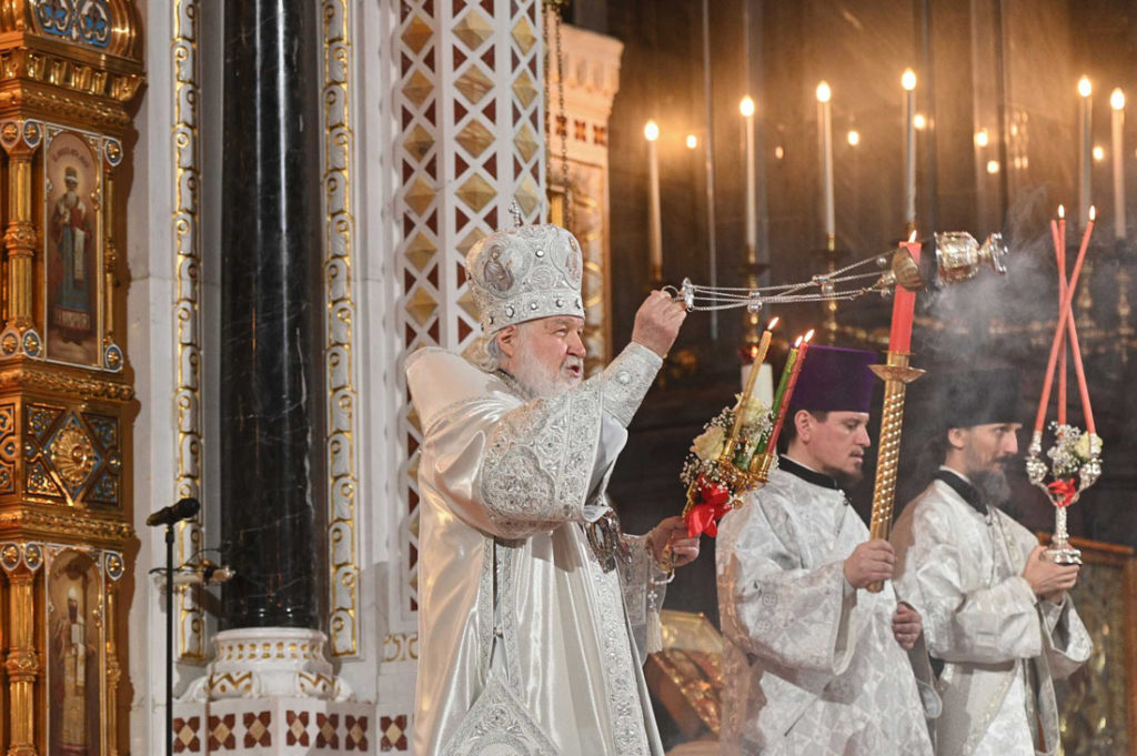 Служба в храме на Пасху