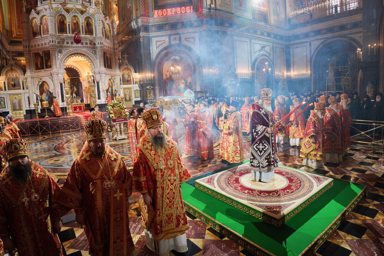 Вечерня в день пасхи. Пасхальная служба в храме Христа Спасителя. Объявление о пасхальном богослужении. Великая вечерня. Пасхальная служба Патриарха.