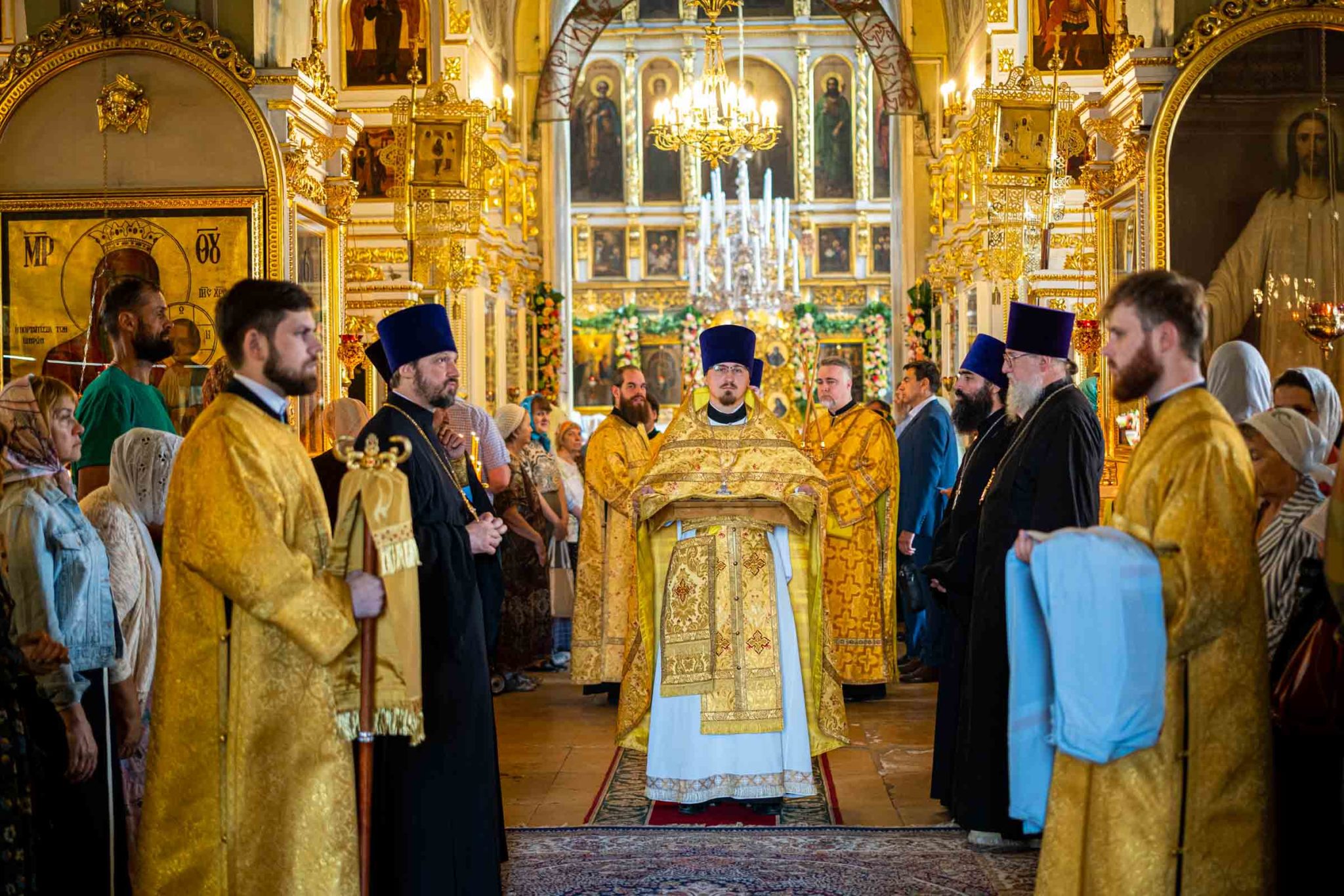 Храм илии обыденский расписание. Храм Илии пророка в Обыденском переулке настоятель. Храм Илии пророка в Обыденском переулке батюшки духовенство. Храм Илии пророка в Обыденском все священники.